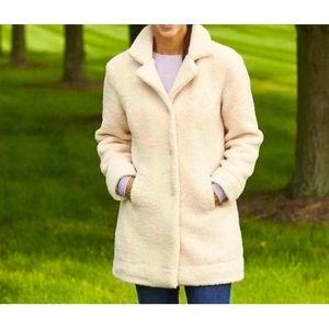 🎉HP🎉 NWOT Hammacher Schlemmer Sherpa Jacket